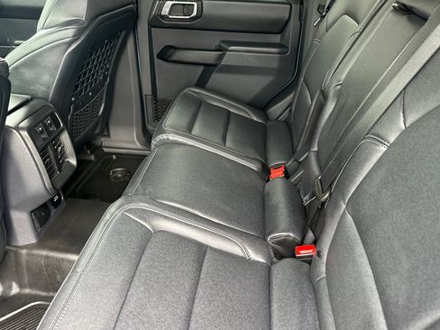 New 2025 Ford Bronco Badlands image 12