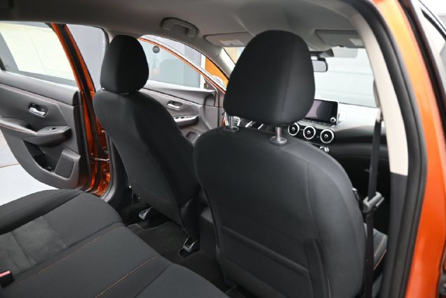 Used 2025 Nissan Sentra SR FWD image 12