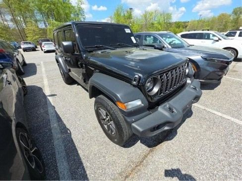 Used 2024 Jeep Wrangler Sport S AWD/4WD image 3