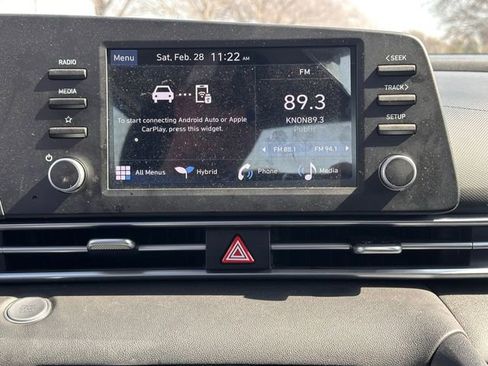 Used 2025 Hyundai Elantra Blue image 34