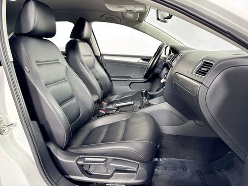 Used 2018 Volkswagen Jetta Wolfsburg Edition image 28