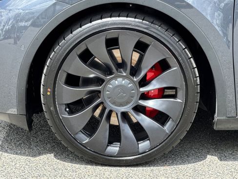 Used 2022 Tesla Model Y Performance AWD/4WD image 24