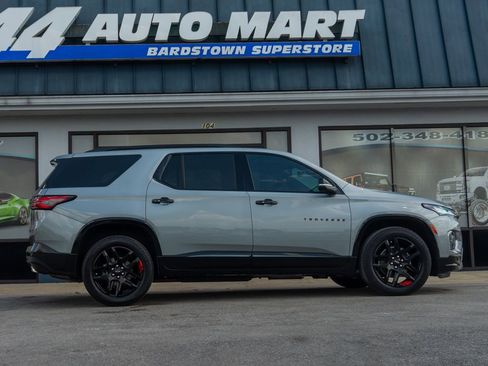 Used 2023 Chevrolet Traverse Premier w/ Redline Edition image 3