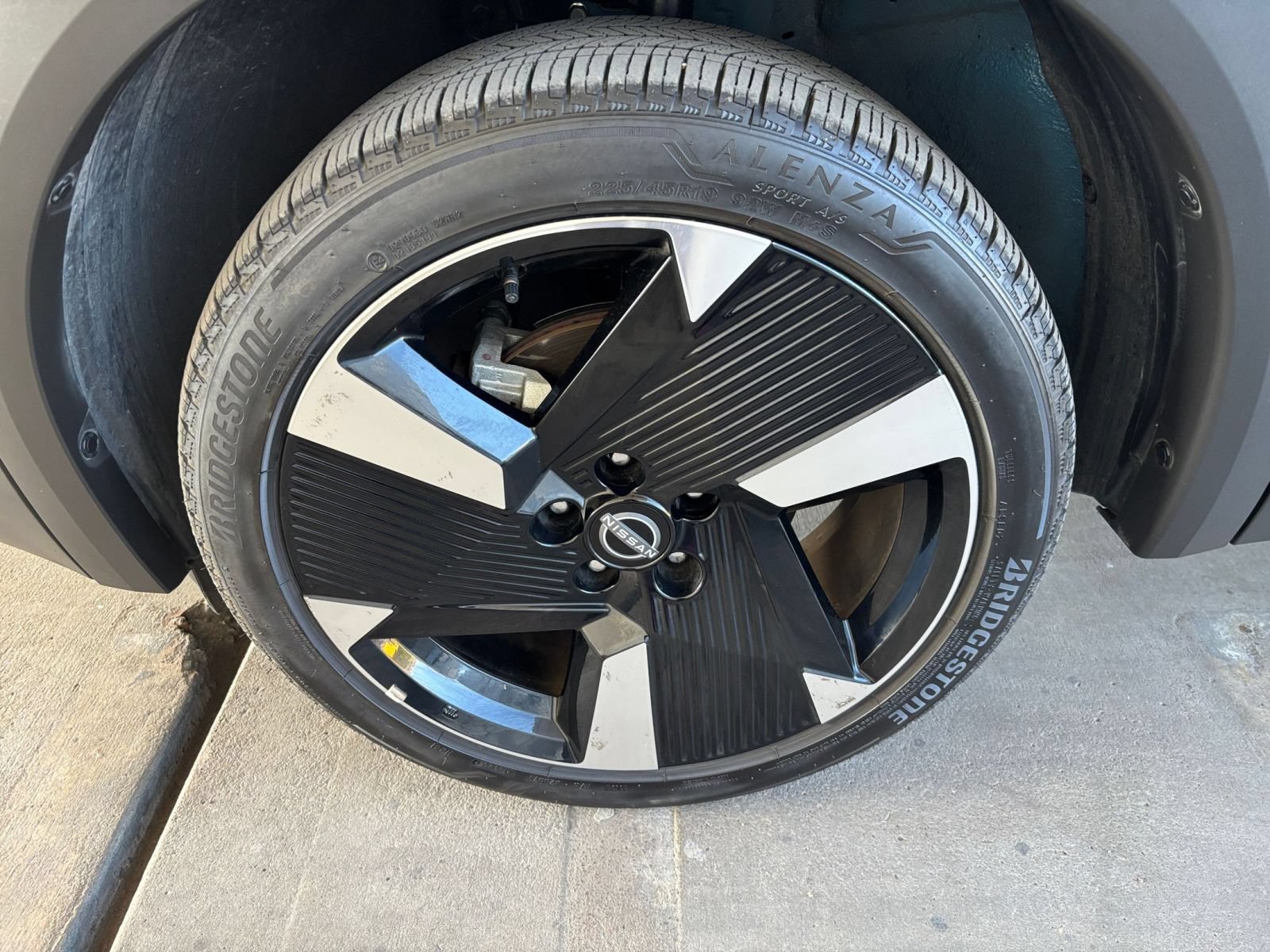 Used 2026 Nissan Kicks SR FWD image 28