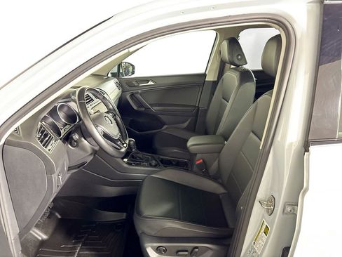 Used 2019 Volkswagen Tiguan SE AWD/4WD image 11