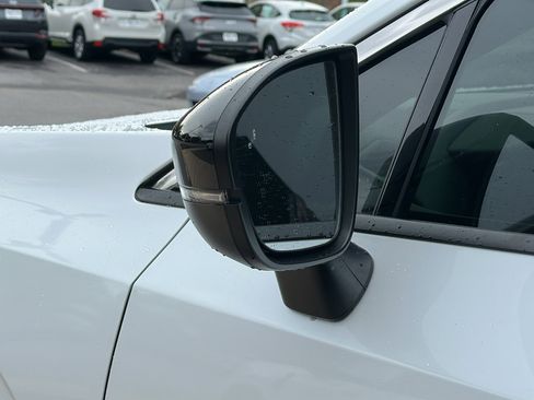 Used 2025 Nissan Murano SL image 11