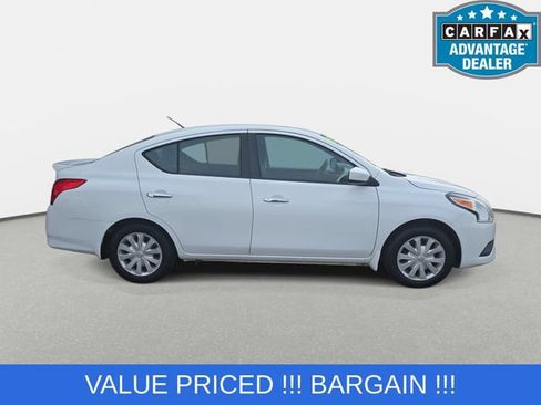 Used 2015 Nissan Versa SV FWD image 4