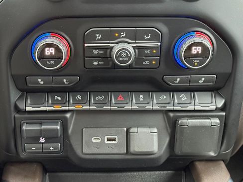 Used 2020 Chevrolet Silverado 1500 RST w/ All-Star Edition AWD/4WD image 13