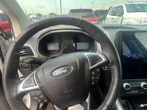 Used 2022 Ford Edge SEL AWD/4WD image 9