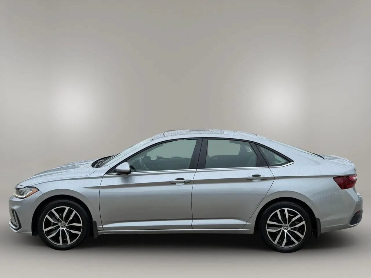 Used 2025 Volkswagen Jetta SE FWD image 5