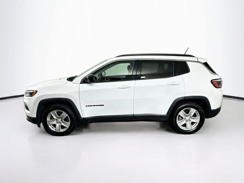 Used 2022 Jeep Compass Latitude w/ Sun and Sound Group FWD image 4
