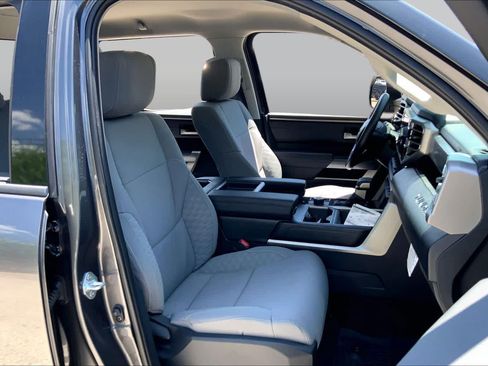 Used 2022 Toyota Tundra SR5 AWD/4WD image 9