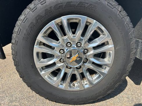Used 2023 Chevrolet Silverado 2500 High Country w/ Safety Package II AWD/4WD image 6