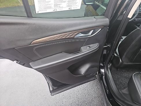 Used 2023 Buick Envision Avenir image 22