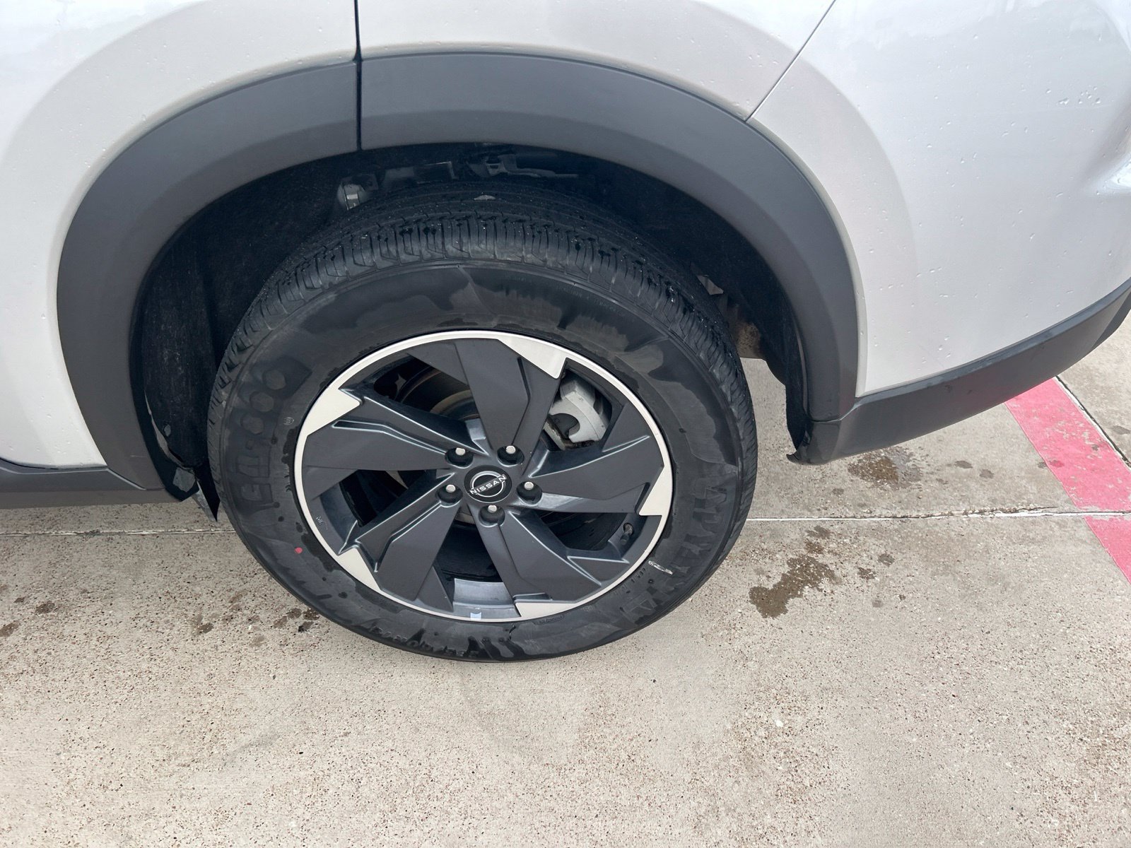 Used 2024 Nissan Rogue SV FWD image 15