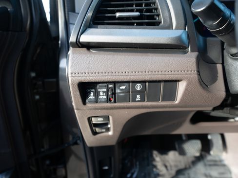 Used 2023 Honda Odyssey EX-L image 11