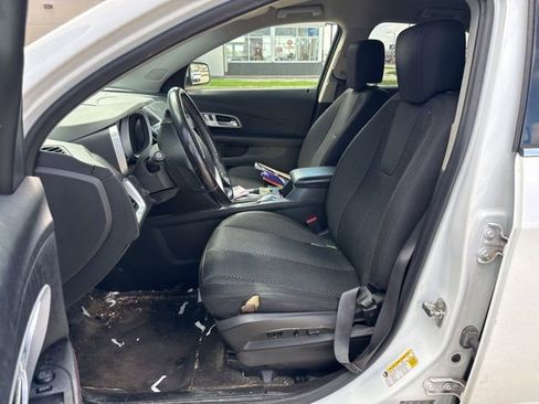 Used 2015 Chevrolet Equinox LT w/ Driver Convenience Package image 2