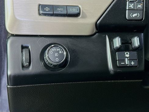 Used 2017 GMC Yukon Denali RWD image 10