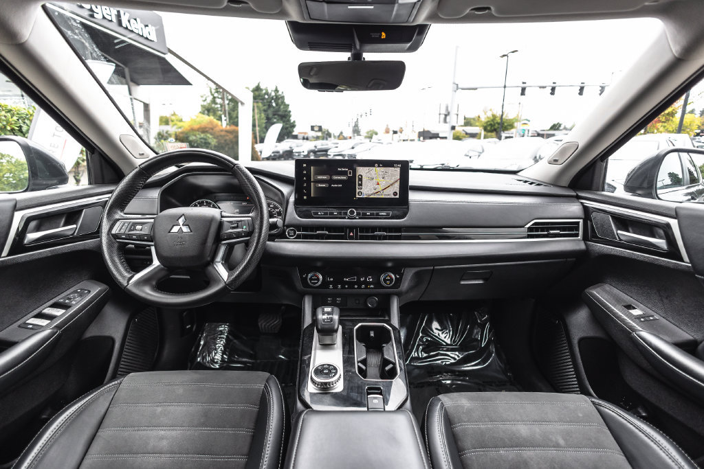 Used 2025 Mitsubishi Outlander SE FWD image 21