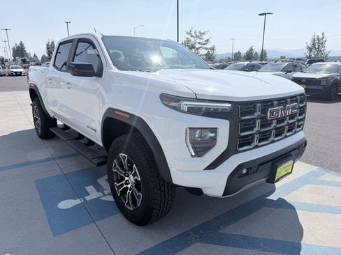 Used 2024 GMC Canyon AT4 w/ AT4 Premium Package AWD/4WD image 3