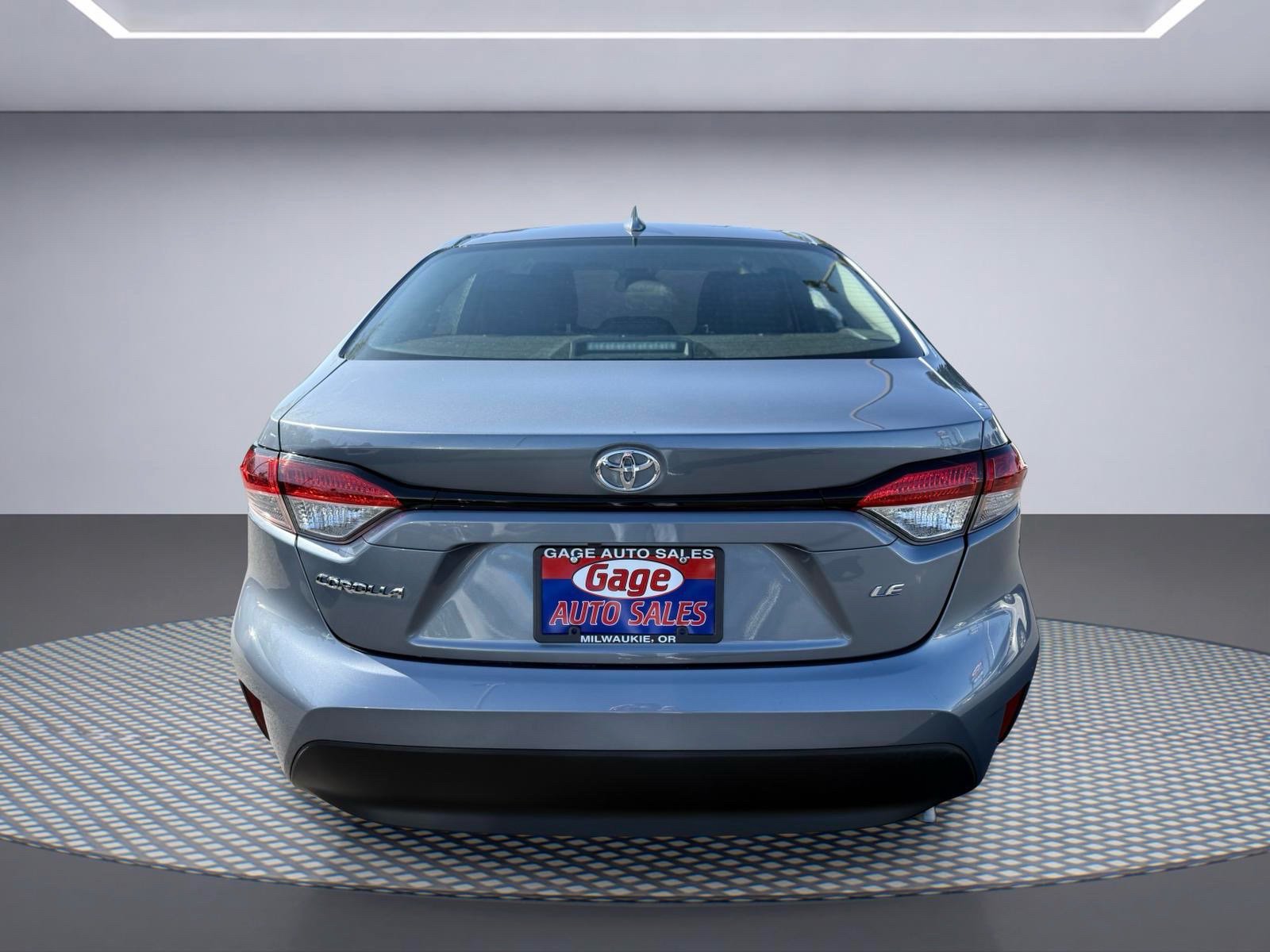 Used 2025 Toyota Corolla LE FWD image 4