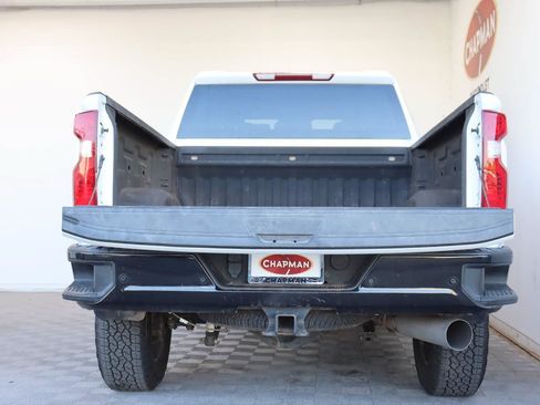 Used 2024 Chevrolet Silverado 2500 Custom w/ Custom Value Package AWD/4WD image 5