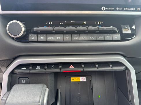 Certified 2024 Toyota Sequoia Platinum AWD/4WD image 22