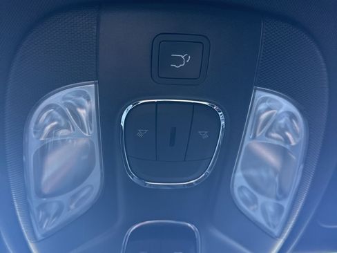 Used 2024 Jeep Compass Latitude w/ Sun and Sound Group image 26