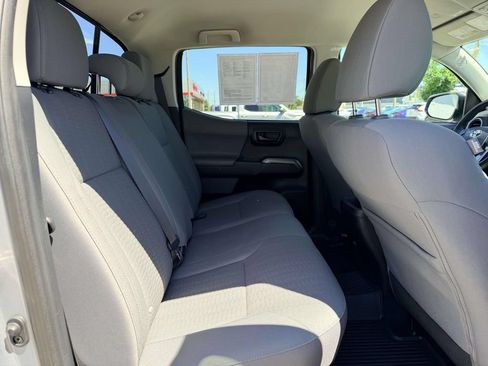 Certified 2019 Toyota Tacoma SR5 AWD/4WD image 14