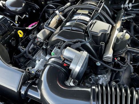 Used 2012 Dodge Challenger R/T Plus image 32