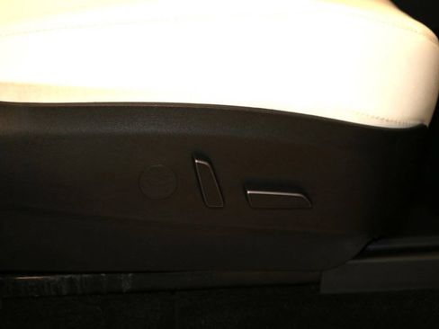 Used 2023 Tesla Model Y Long Range AWD/4WD image 61