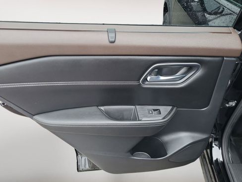 Used 2023 Nissan Rogue Platinum image 20