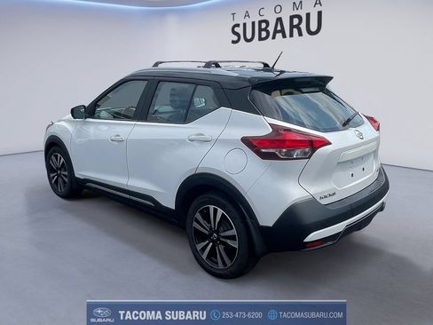 Used 2018 Nissan Kicks SR w/ Premium Package FWD image 3