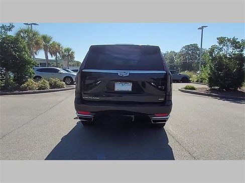 Used 2024 Cadillac Escalade Premium Luxury image 24