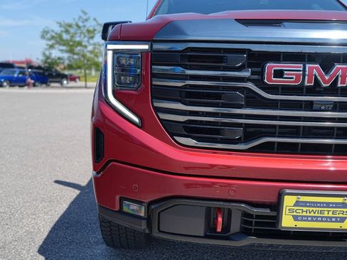 Used 2023 GMC Sierra 1500 AT4 w/ AT4 Preferred Package AWD/4WD image 3