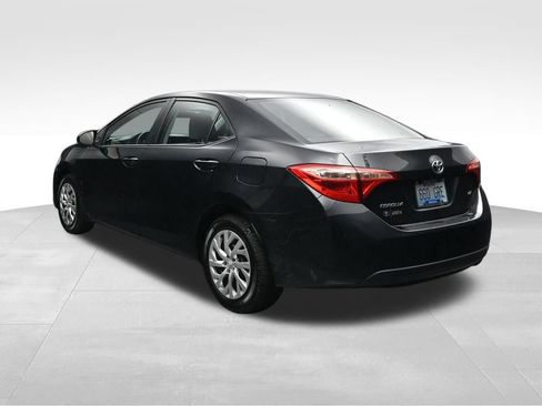 Used 2018 Toyota Corolla LE FWD image 3