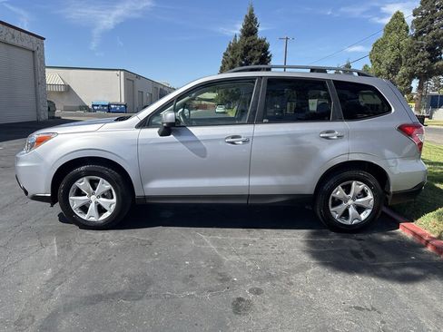 Used 2016 Subaru Forester 2.5i Premium AWD/4WD image 8