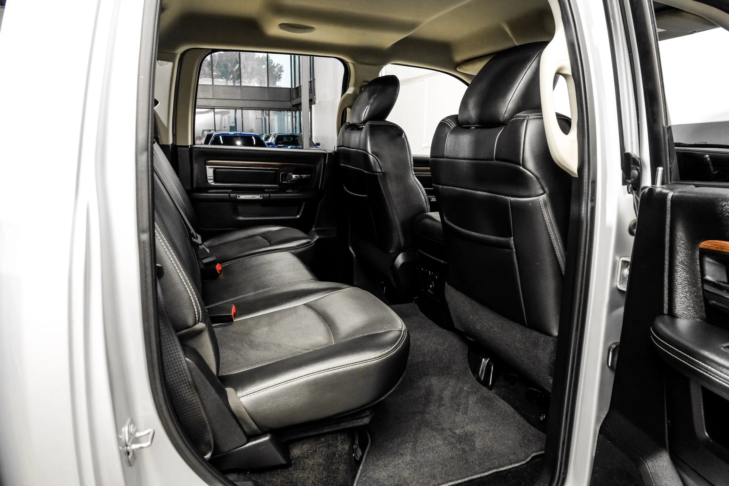 Used 2015 RAM 1500 Laramie w/ Convenience Group AWD/4WD image 49