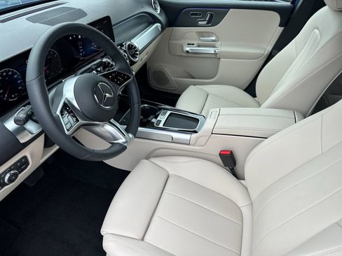 New 2025 Mercedes-Benz GLB 250 4MATIC image 10
