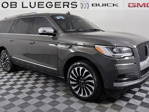 Used 2023 Lincoln Navigator L Black Label image 2