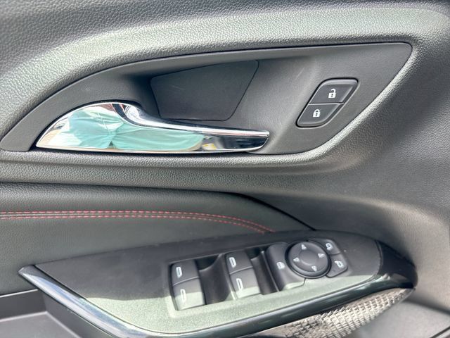 Used 2024 Chevrolet Trax RS w/ Sunroof Package FWD image 13