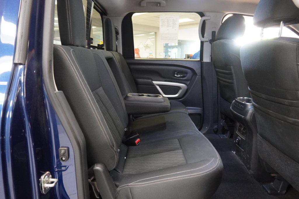 Used 2018 Nissan Titan SV w/ SV Convenience Package AWD/4WD image 35