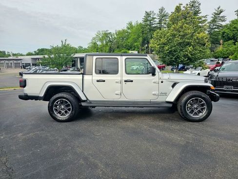 Used 2022 Jeep Gladiator Overland w/ Popular Equipment Package AWD/4WD image 8