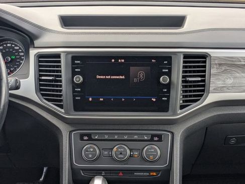 Used 2020 Volkswagen Atlas Cross Sport SE image 18