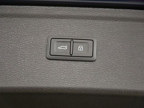 Certified 2025 Audi Q5 2.0T Premium Plus w/ Premium Plus Package image 57