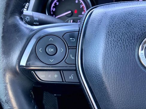 Used 2018 Toyota Camry SE w/ Moonroof Package FWD image 24