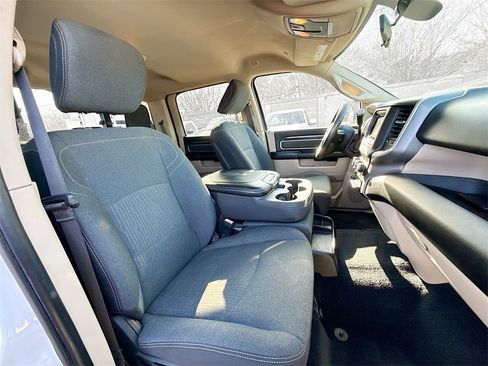 Used 2019 RAM 2500 Big Horn image 33