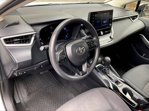 Used 2022 Toyota Corolla LE image 13