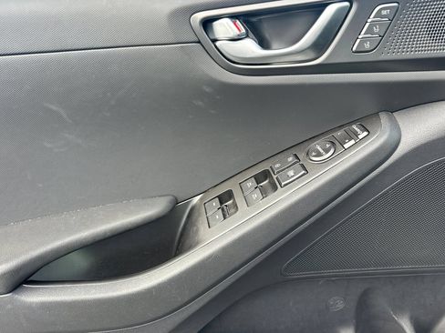 Used 2020 Hyundai Ioniq Limited FWD image 11