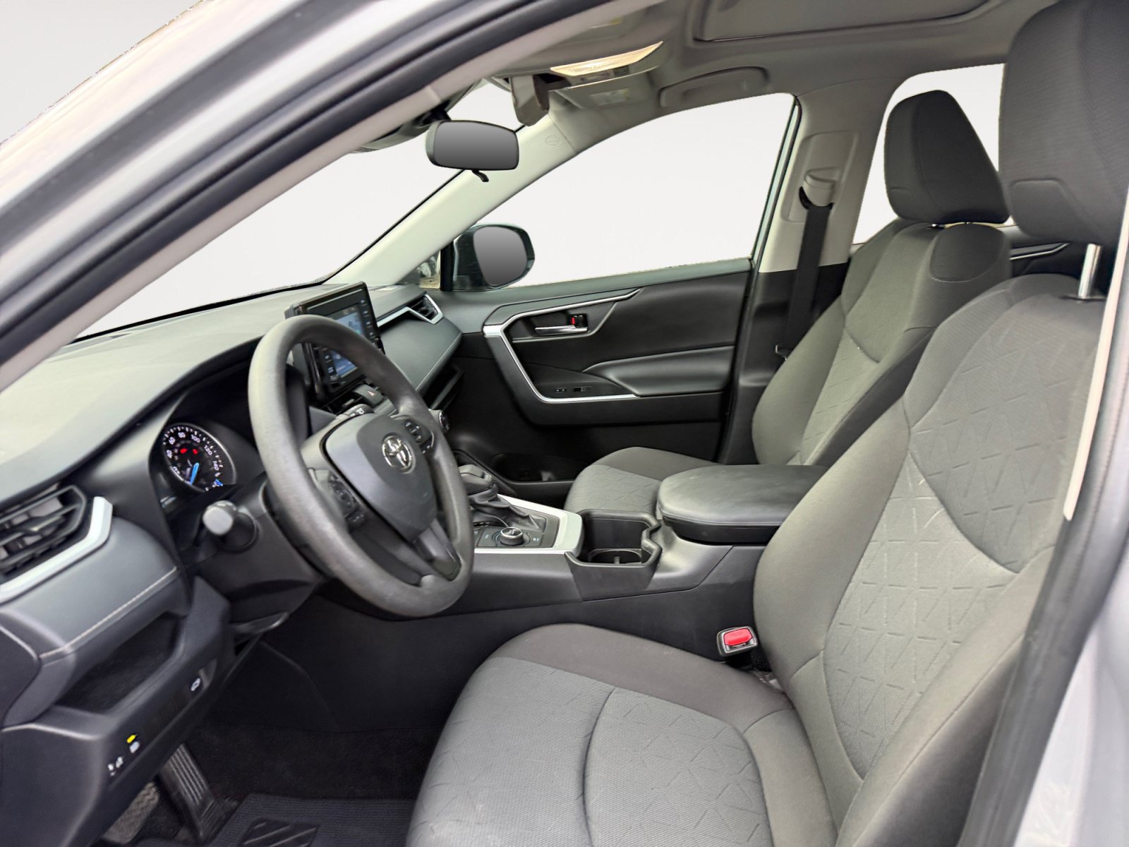 Used 2022 Toyota RAV4 XLE w/ Convenience Package AWD/4WD image 9
